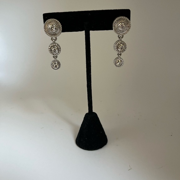 Beautiful Judith Ripkah Sterling Silver Dangle Earrings - Picture 4 of 4